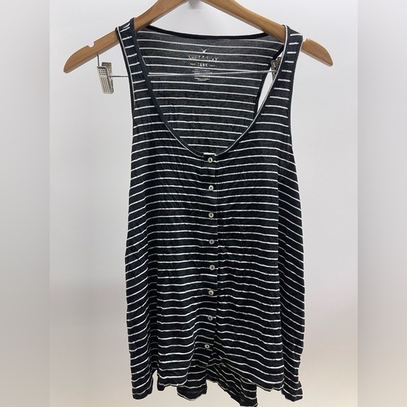 American Eagle Outfitters Tops - American Eagle Outfitters Black and White Buttoned Tank Top
